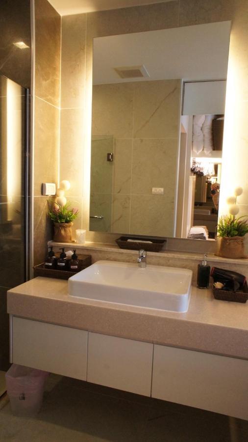 The Astra Chiang Mai Family Room ภายนอก รูปภาพ
